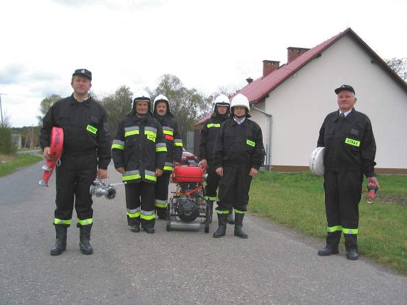 Strażacy OSP Rdzawa 2004 r.