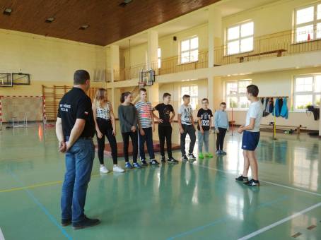 Zbiórka szkoleniowa w sali gimnastycznej szkoły - 04.11.2017