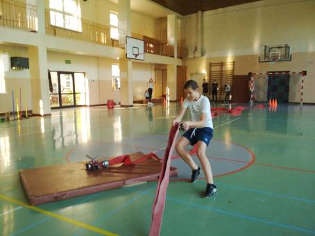 Zbiórka szkoleniowa w sali gimnastycznej szkoły - 04.11.2017