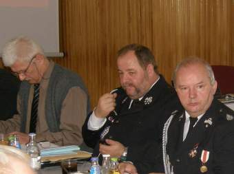 W posiedzeniu uczestniczyli take (od prawej) Tadeusz Olszewski i Ludwik Wgrzyn.